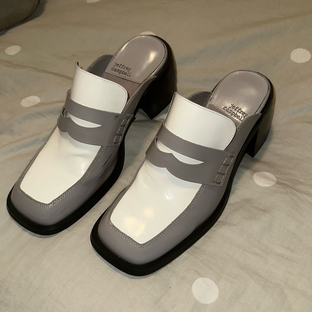 Jeffrey Campbell Gray and White Women's Shoes 7.5